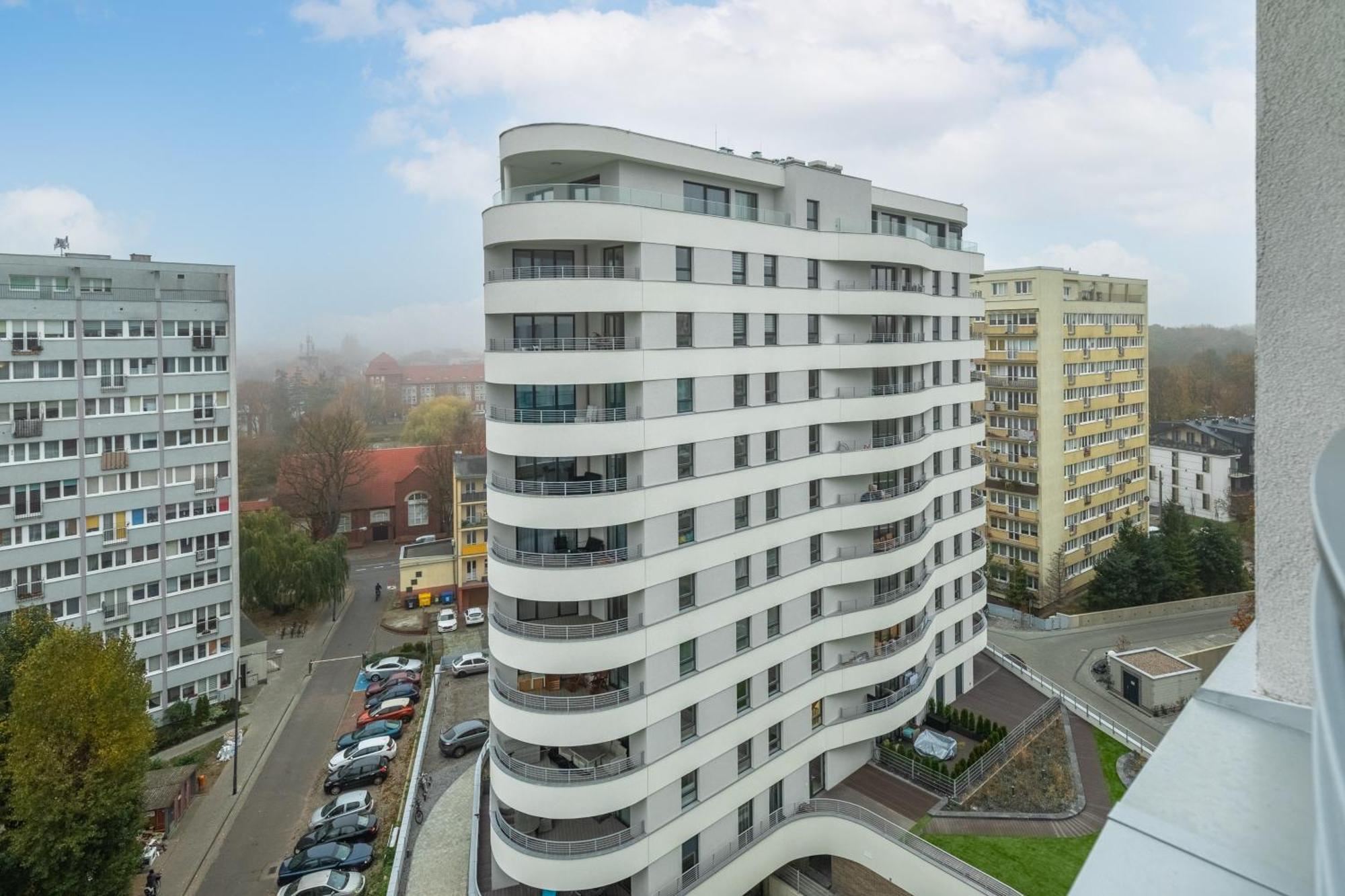 Sun Towers Lux By Renters Prestige